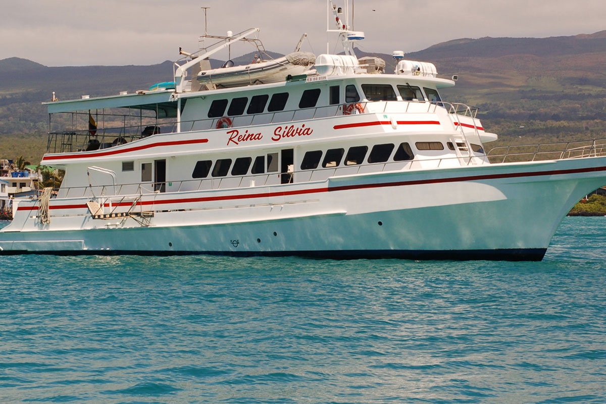 yacht steffi galapagos